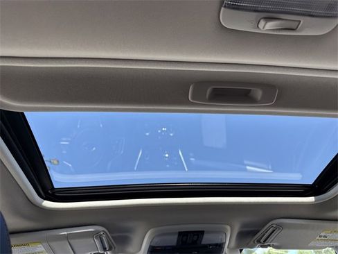 Used 2022 Subaru Crosstrek 2.5i Limited w/ Moonroof Package 2 image 12