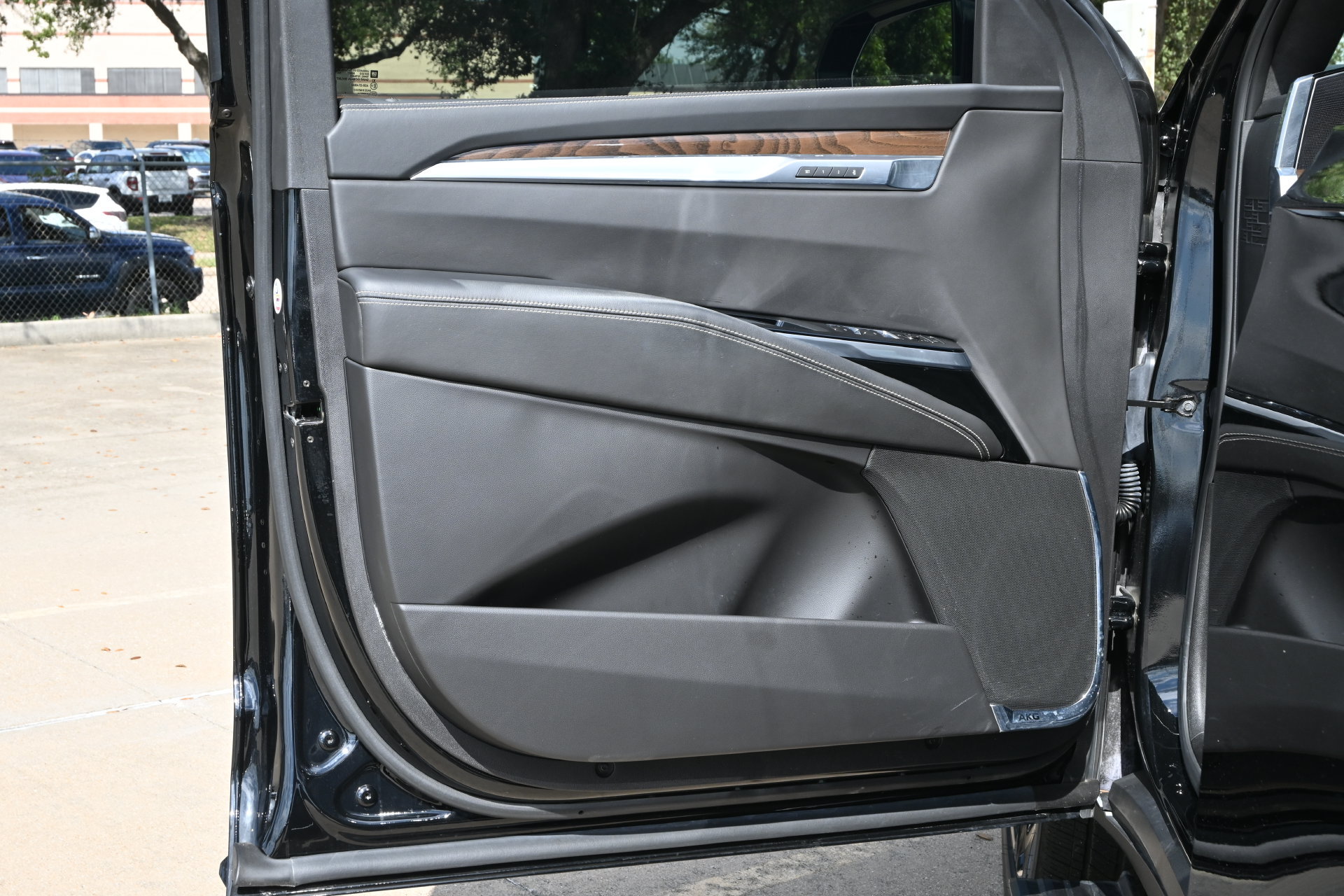 Used 2025 Cadillac Escalade Sport Platinum w/ LPO, Floor Liner Package AWD/4WD image 20