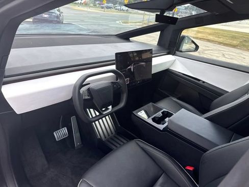Used 2024 Tesla Cybertruck AWD Crew Cab image 14