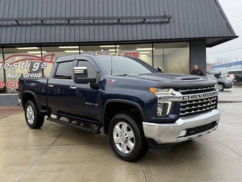 Used 2020 Chevrolet Silverado 3500 LTZ w/ LTZ Premium Package image 18