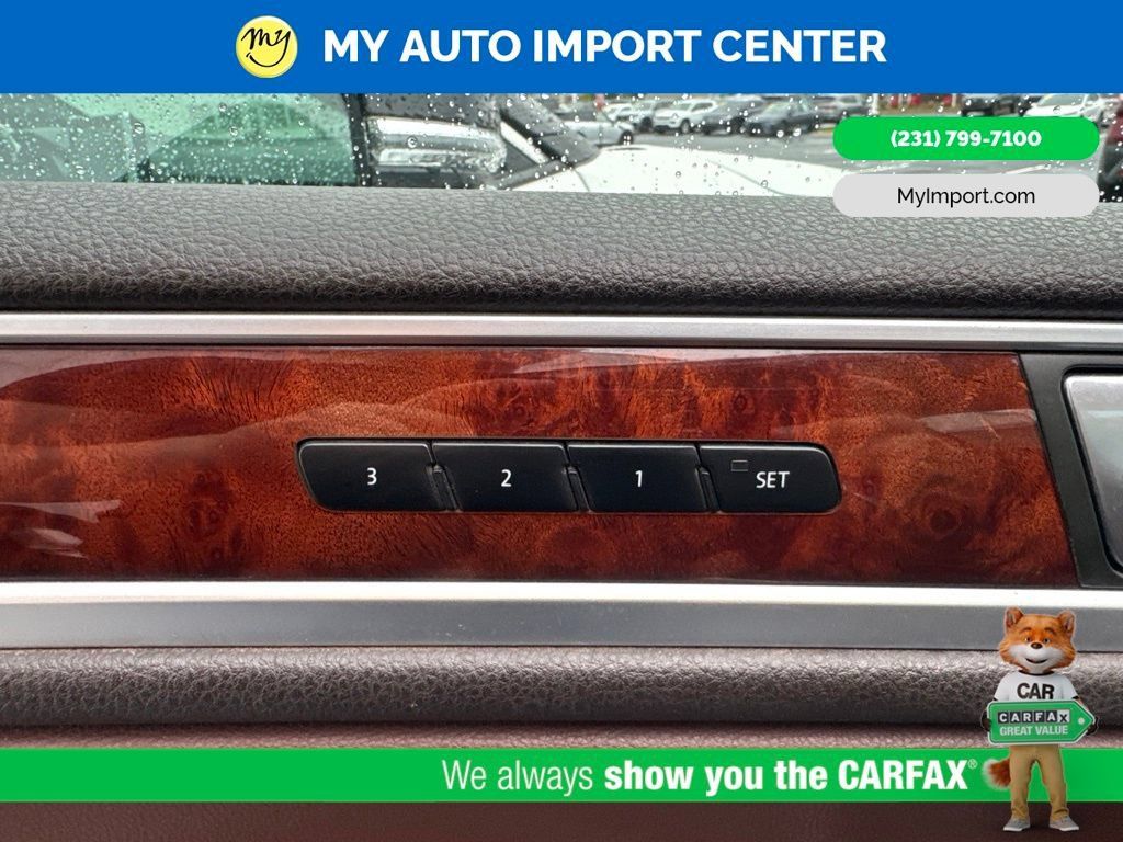 Used 2014 Volkswagen Touareg TDI AWD/4WD image 9