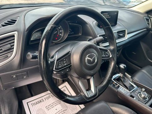 Used 2018 MAZDA MAZDA3 Touring FWD image 12