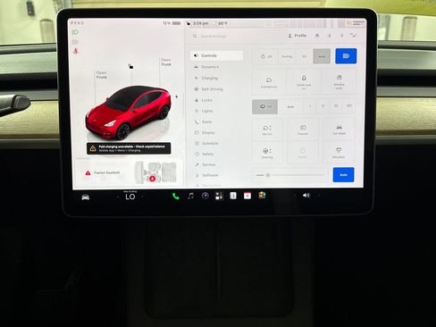 Used 2024 Tesla Model Y Long Range AWD/4WD image 16