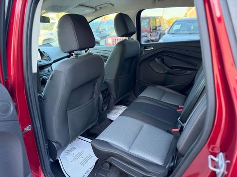 Used 2017 Ford Escape SE w/ Equipment Group 201A FWD image 23