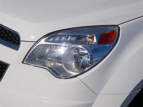 Used 2015 Chevrolet Equinox LT w/ Driver Convenience Package image 16