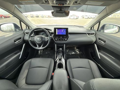 Used 2024 Toyota Corolla Cross XLE w/ Convenience Package image 10