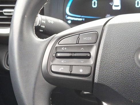 Certified 2023 Hyundai Venue SEL image 21