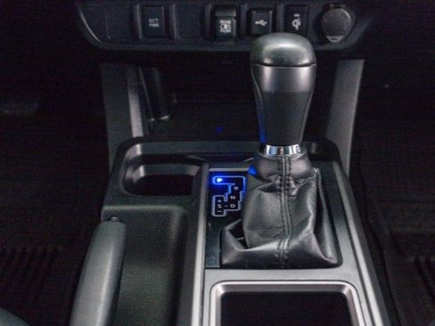 Used 2020 Toyota Tacoma TRD Off-Road image 17