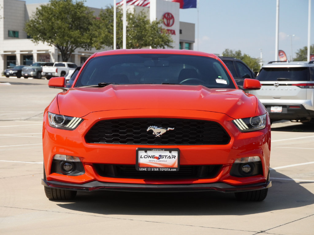 Used 2016 Ford Mustang Coupe RWD image 3