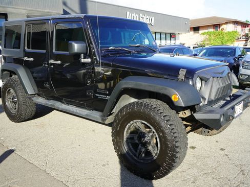 Used 2016 Jeep Wrangler Unlimited Sport w/ Quick Order Package 24S AWD/4WD image 3