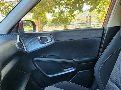 Used 2021 Kia Soul S image 22