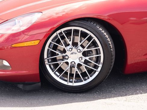 Used 2005 Chevrolet Corvette Coupe w/ Preferred Equipment Group RWD image 15