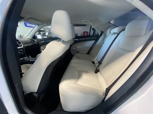 Used 2023 Chrysler 300 Touring L w/ Comfort Group image 14