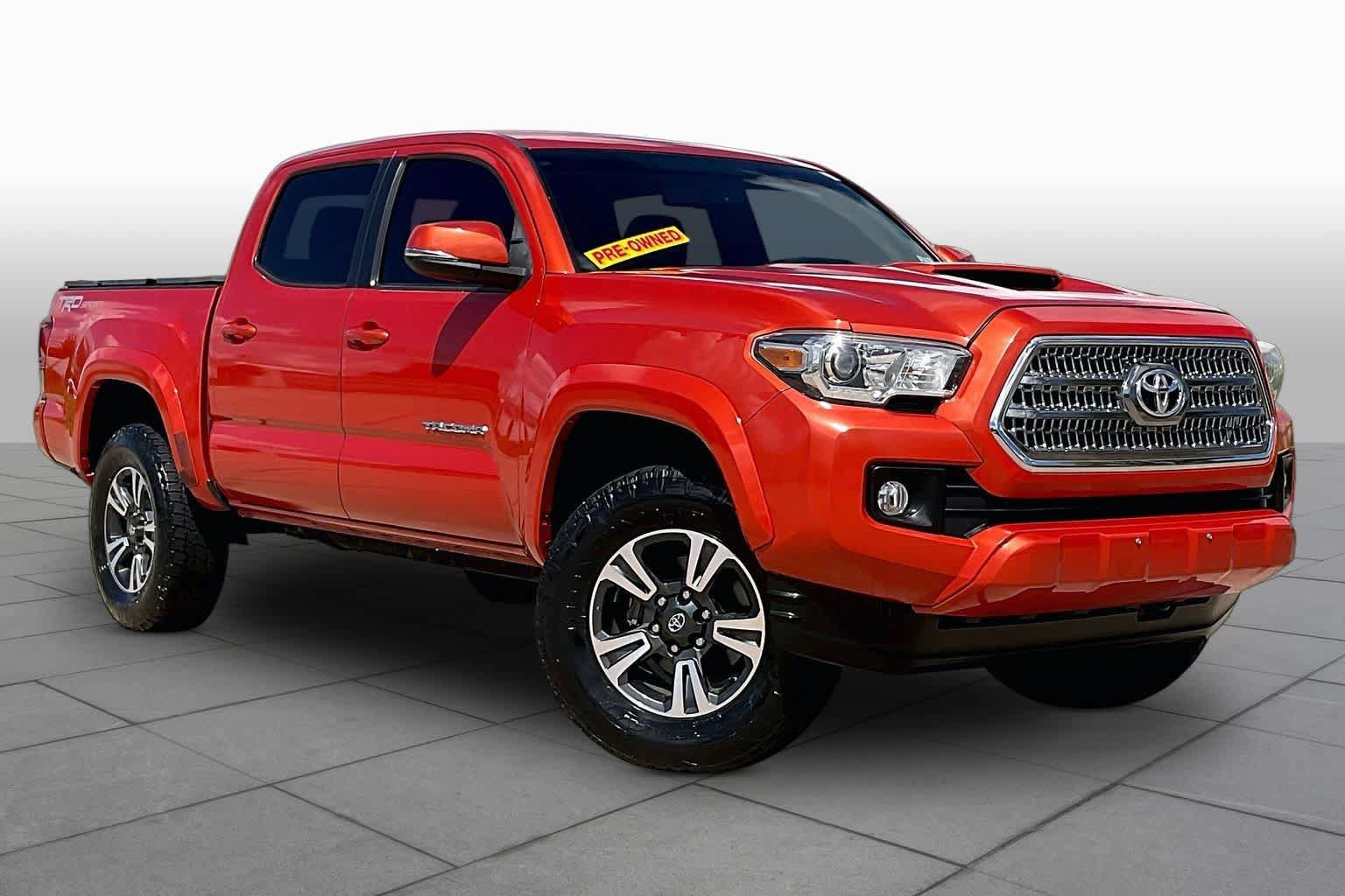 Used 2016 Toyota Tacoma TRD Sport w/ Towing Package RWD image 3