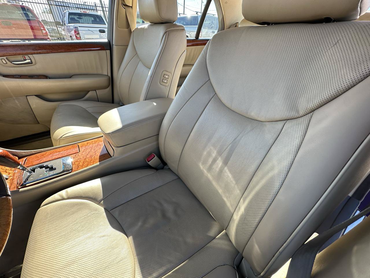 Used 2006 Lexus LS 430 w/ Modern Luxury Pkg RWD image 43