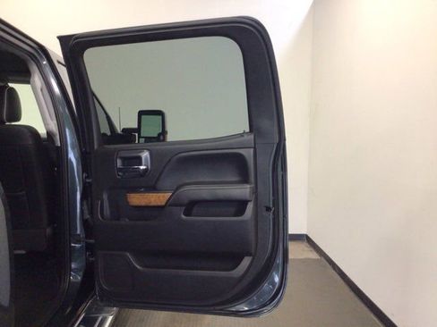Used 2017 Chevrolet Silverado 2500 High Country w/ Snow Plow Prep Package AWD/4WD image 9