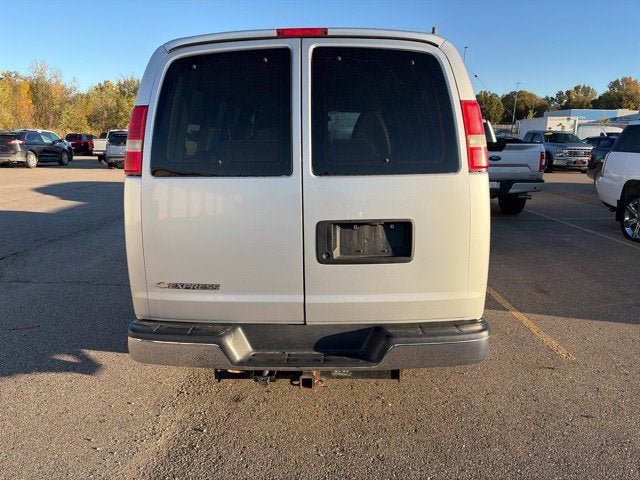 Used 2015 Chevrolet Express 2500 LT w/ LT Preferred Equipment Group RWD image 10