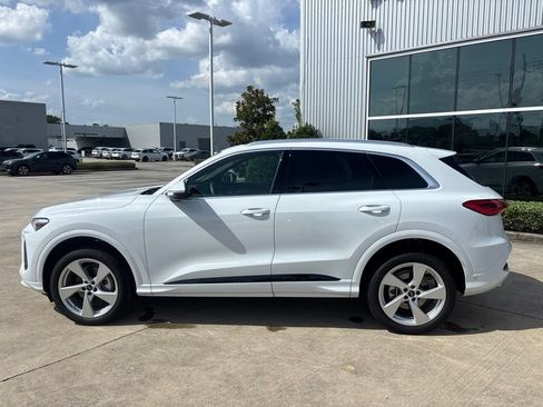 Used 2025 Audi Q5 Premium Plus w/ Premium Plus AWD/4WD image 9