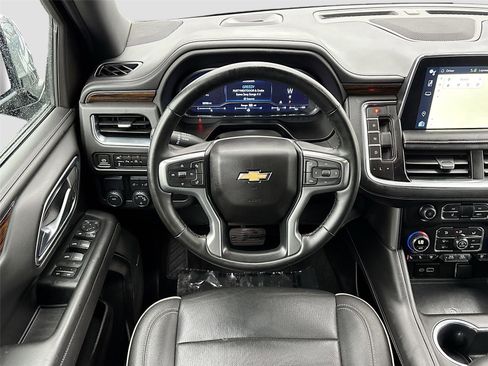 Used 2023 Chevrolet Suburban Premier image 22
