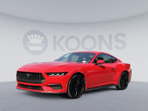 Used 2024 Ford Mustang Coupe RWD image 5
