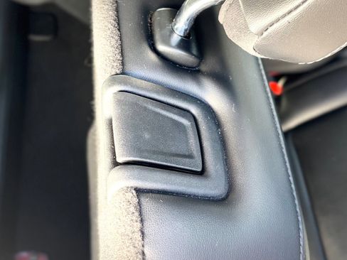 Certified 2021 Ford Explorer XLT w/ Equipment Group 202A image 26