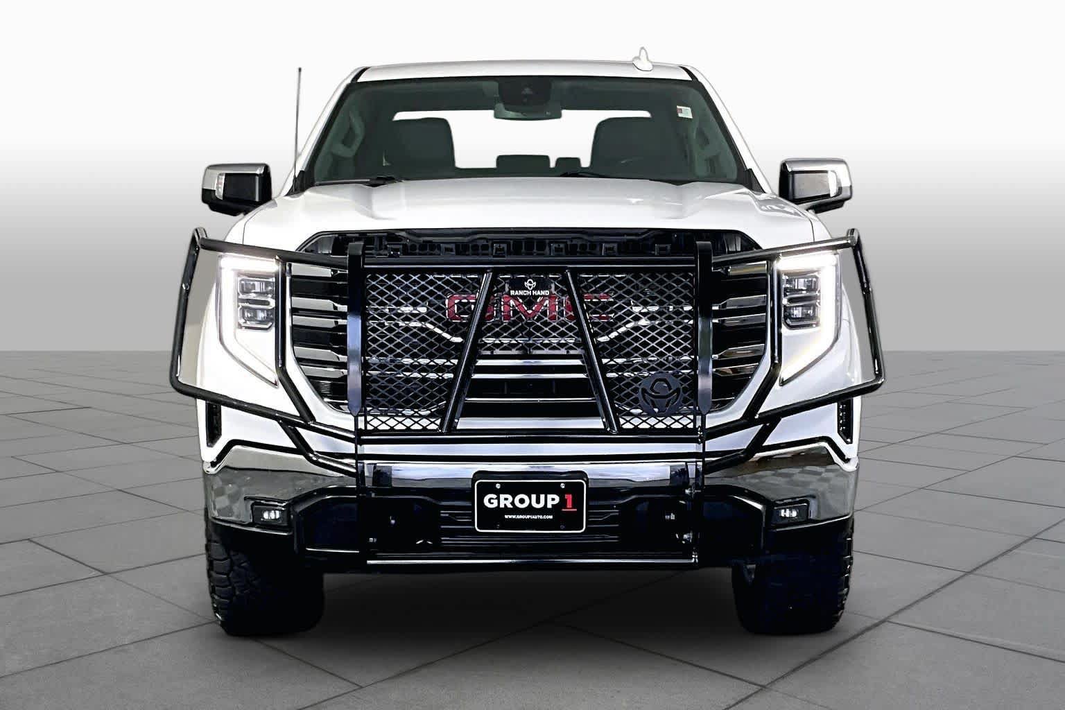 Used 2022 GMC Sierra 1500 SLT w/ SLT Convenience Package AWD/4WD image 4