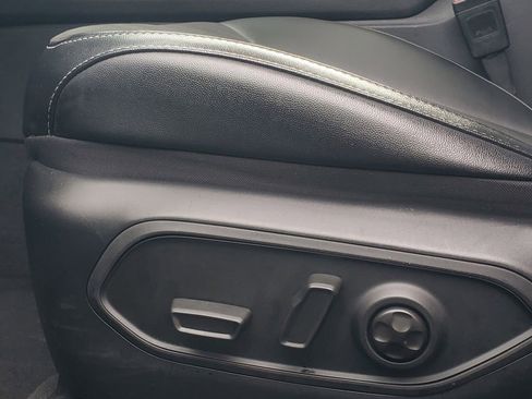 Used 2024 Jeep Grand Cherokee Altitude image 11