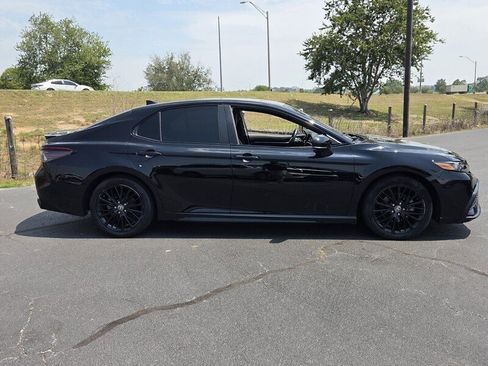 Used 2022 Toyota Camry SE w/ Convenience Package FWD image 13