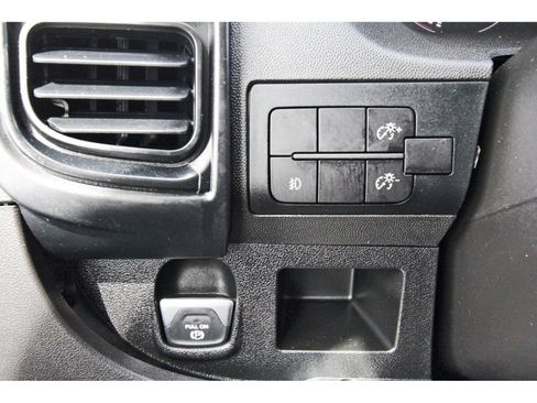 Used 2025 RAM ProMaster 2500 w/ Convenience Group FWD image 17