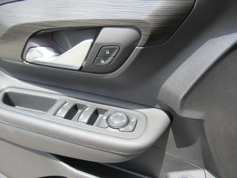 Used 2024 GMC Terrain SLE w/ Driver Convenience Package FWD image 22