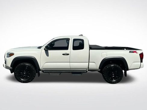 Used 2022 Toyota Tacoma SR w/ SX Package RWD image 4