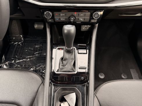 Used 2025 Jeep Compass Latitude w/ Altitude Special Edition image 19