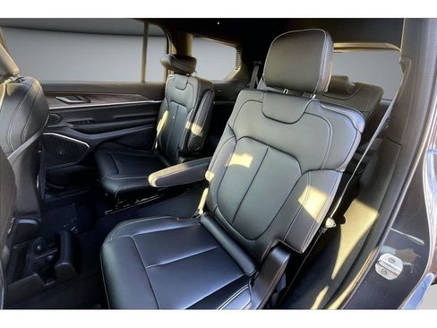 New 2026 Jeep Grand Cherokee L Limited image 11