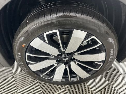 New 2026 Mitsubishi Outlander SE image 13