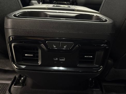 Used 2022 Chevrolet Silverado 1500 ZR2 w/ Technology Package AWD/4WD image 39