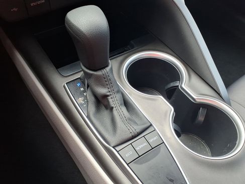 Certified 2022 Toyota Camry LE w/ Carpet Mat Package (TMS) image 19