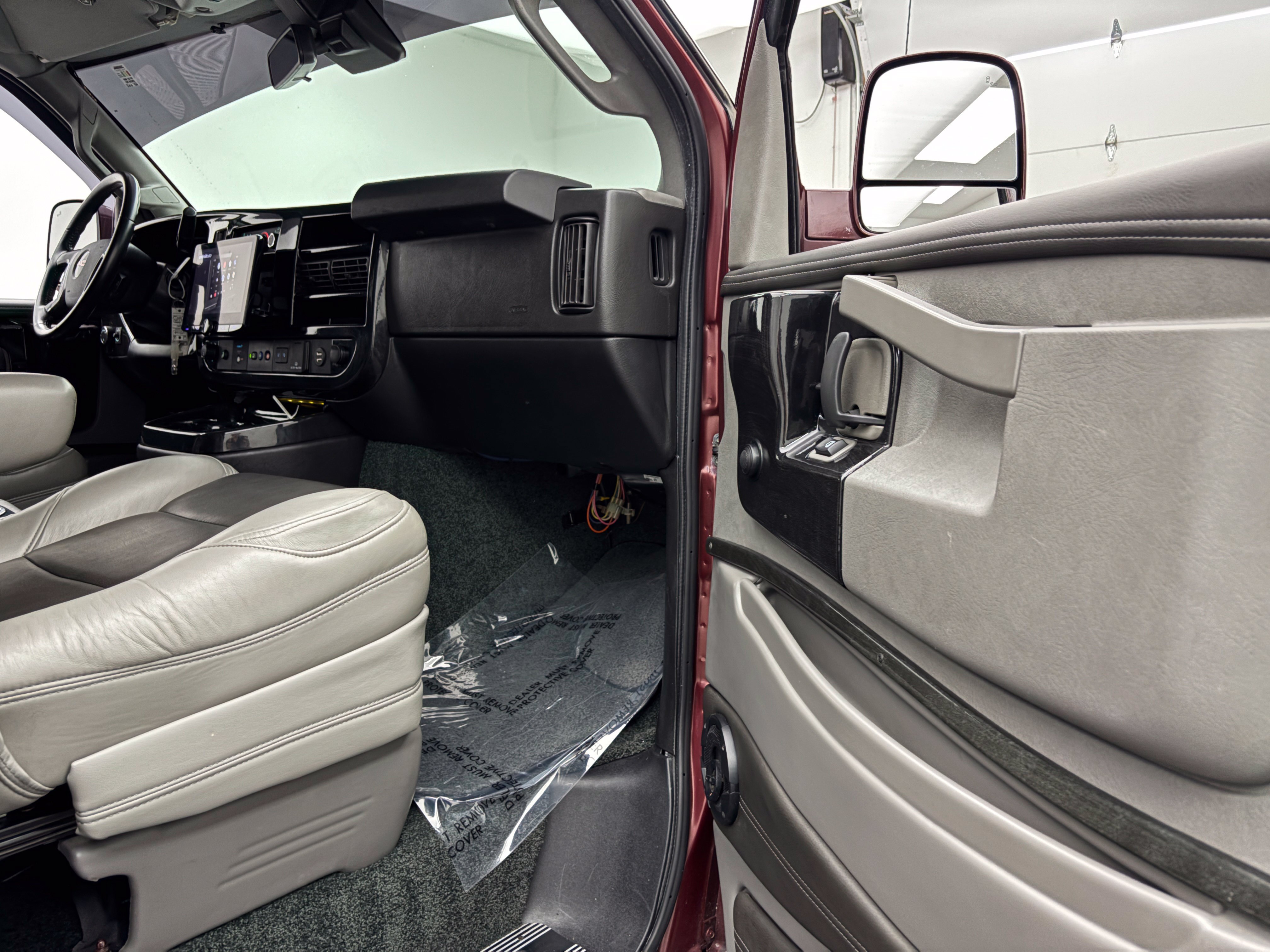 Used 2020 GMC Savana 2500 Extended w/ Enhanced Convenience Package RWD image 20