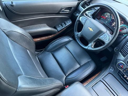 Used 2020 Chevrolet Suburban Premier image 22