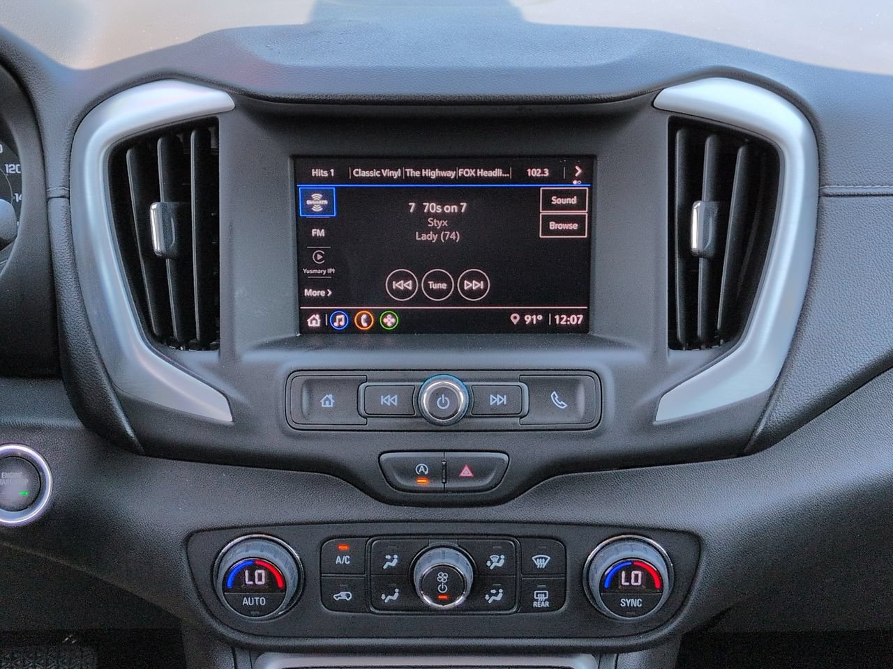 Used 2024 GMC Terrain SLE w/ Driver Convenience Package FWD image 18