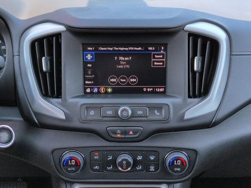 Used 2024 GMC Terrain SLE w/ Driver Convenience Package FWD image 18