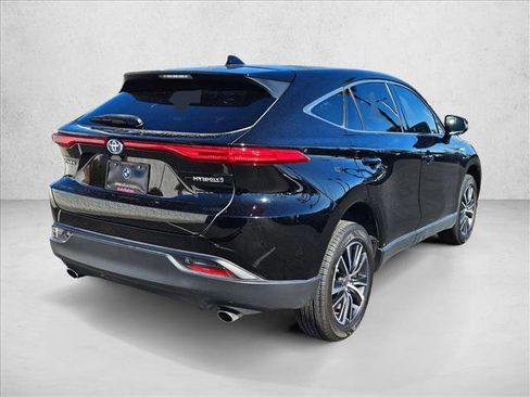 Used 2021 Toyota Venza LE w/ Carpet Mat Package (TMS) image 5