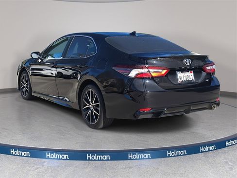 Used 2024 Toyota Camry SE image 6