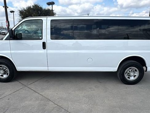 Used 2018 Chevrolet Express 3500 LT w/ LT Preferred Equipment Group image 8