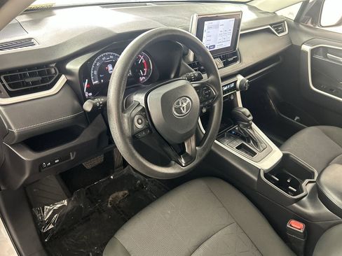 Used 2025 Toyota RAV4 XLE FWD image 12