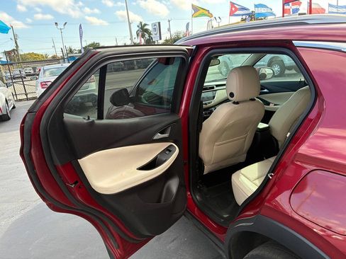 Used 2021 Buick Encore GX Essence w/ Advanced Technology Package FWD image 7