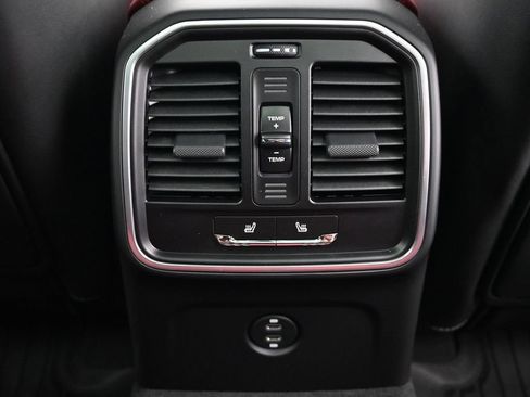 Certified 2026 Porsche Macan Turbo AWD/4WD image 8