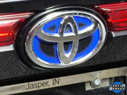 Used 2024 Toyota Venza Limited image 7