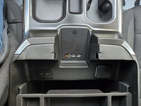 Used 2025 GMC Sierra 1500 Elevation image 32