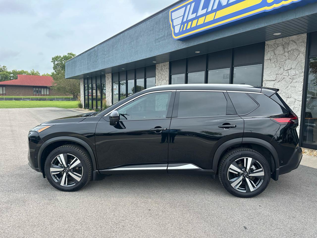 Used 2022 Nissan Rogue SL w/ SL Premium Package AWD/4WD image 4