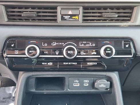Certified 2025 Honda Pilot Touring image 23